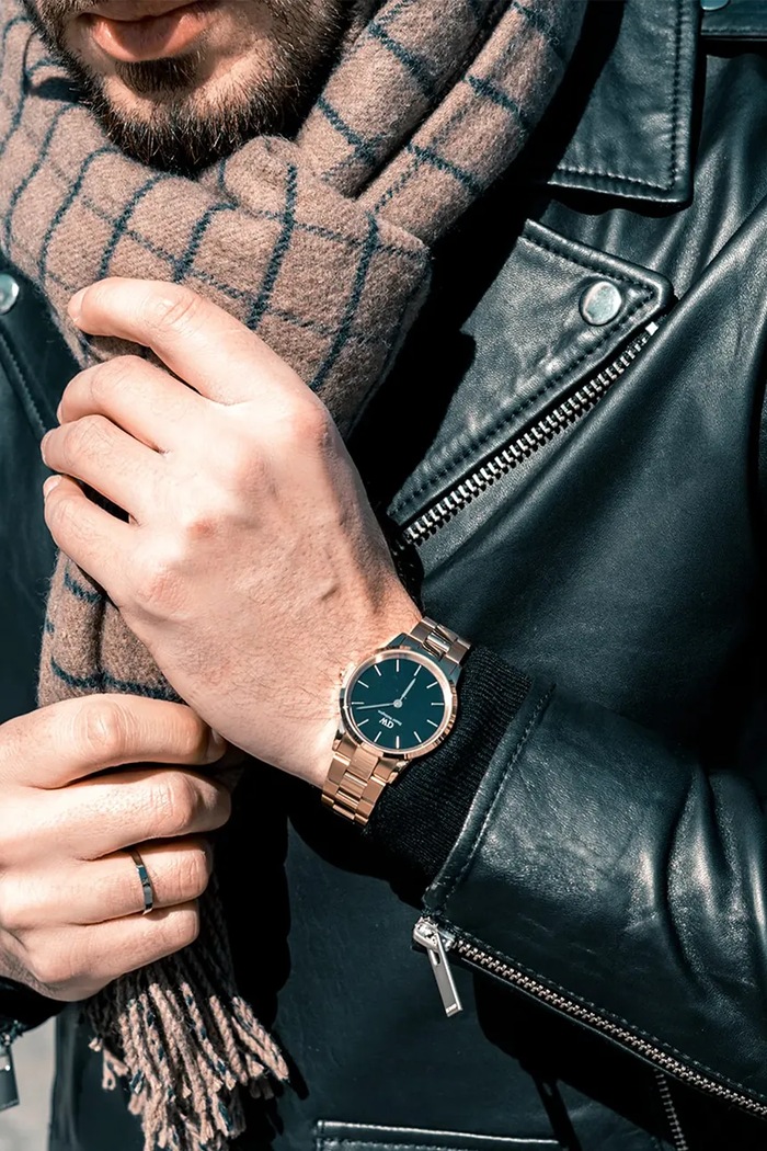 Часовник Daniel Wellington Iconic Link 28 DW00100214