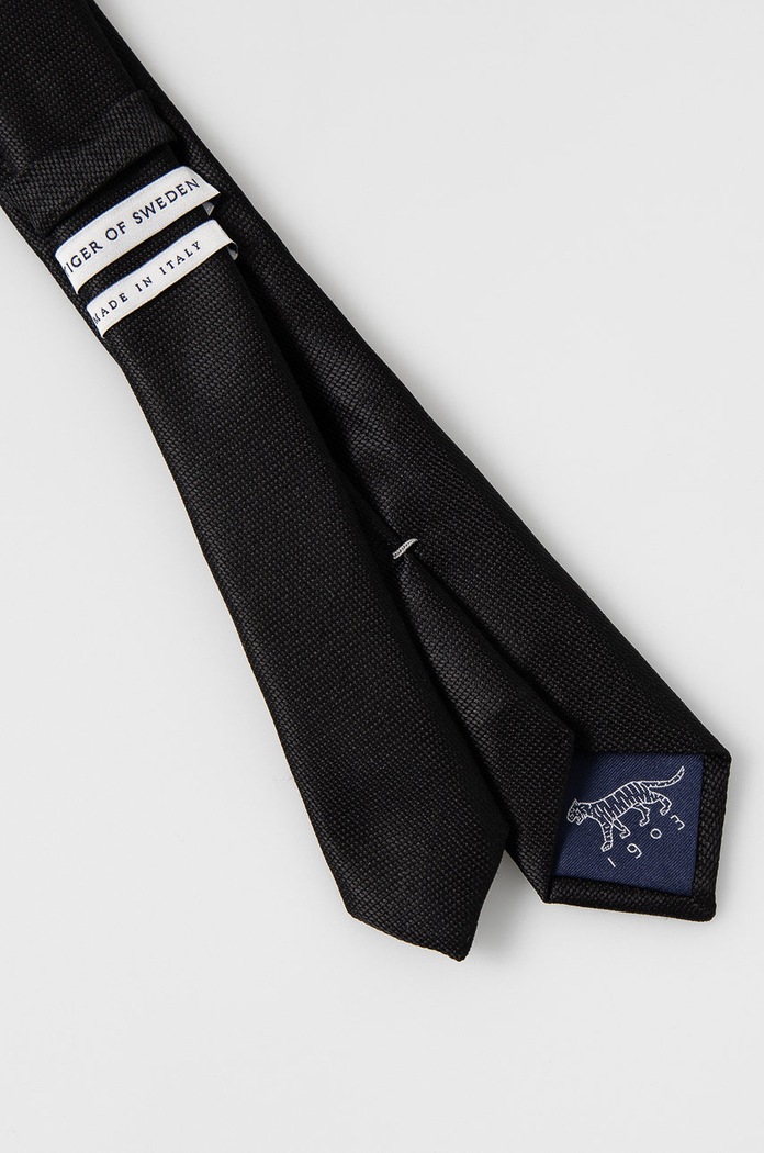 Tiger Of Sweden Krawat U67800003Z czarny AA00