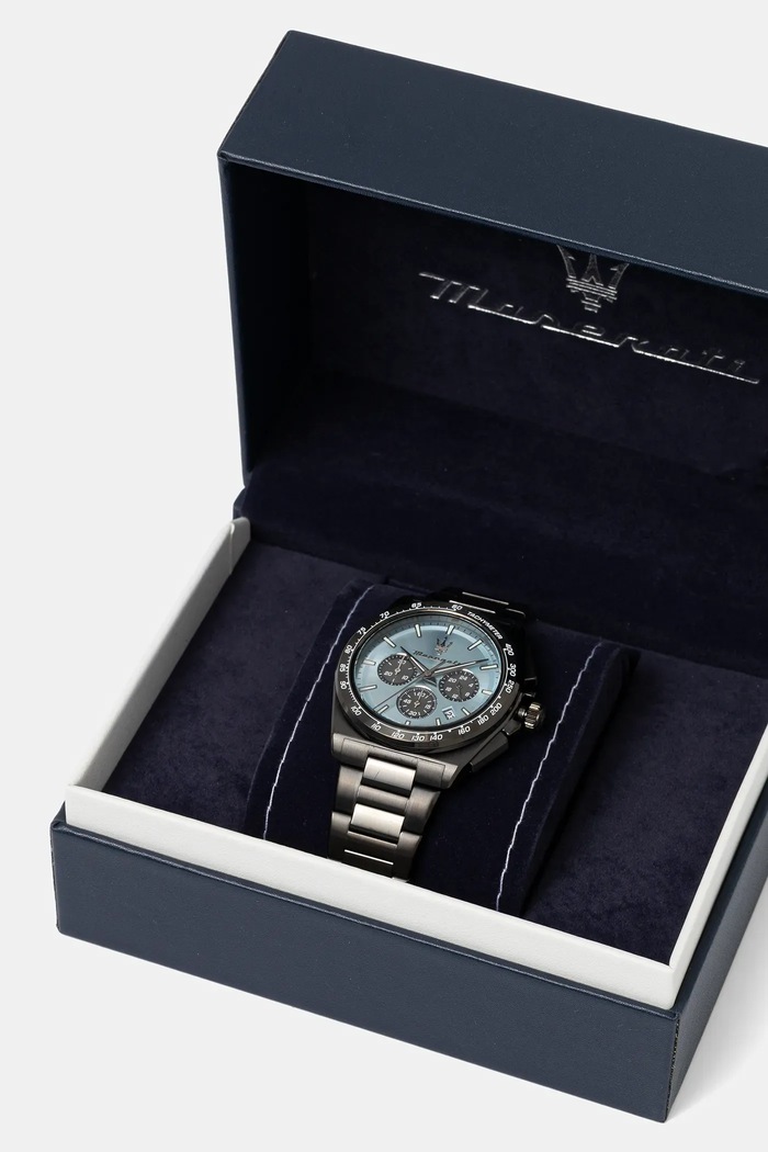 Ura Maserati R8873652004 siva AA00