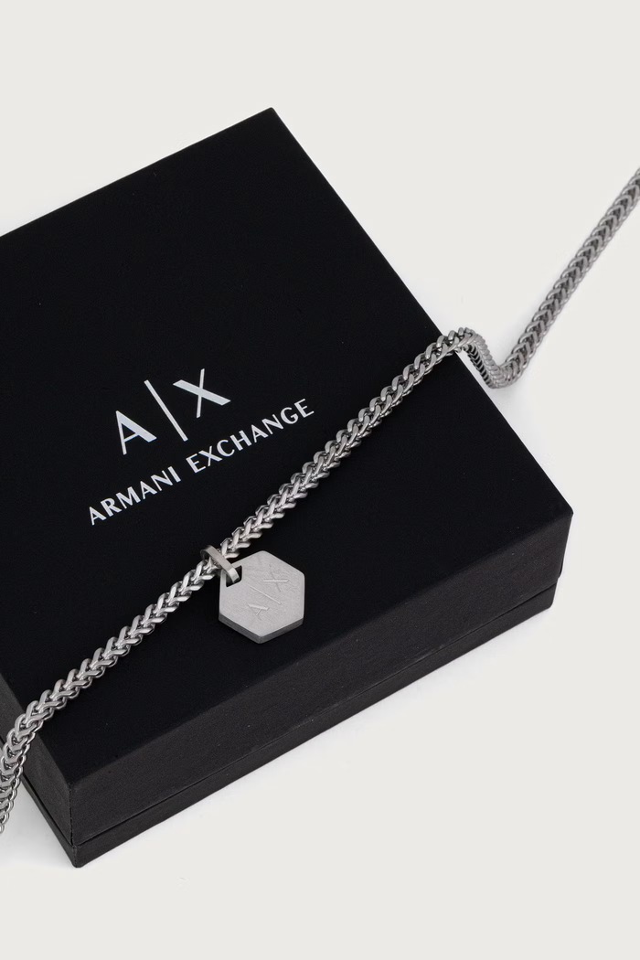 Akcesoria Armani Exchange Naszyjnik z zawieszką męski ze stali nierdzewnej Classic AXG0184040 srebrny