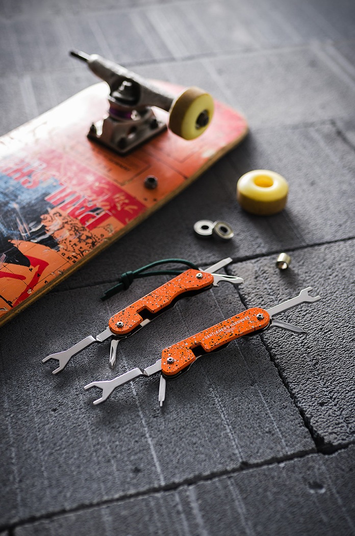 Gentelmen's Hardware - Multifunkčný nôž pre extrémne športy 9 v 1 Adrenaline GEN311 oranžová