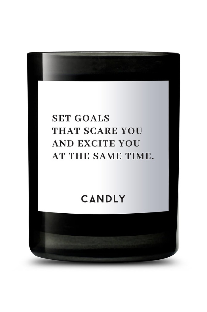 Vonná sójová svíčka Candly Set goals that scare you and excite you at the same time 250 g černá No5SGT