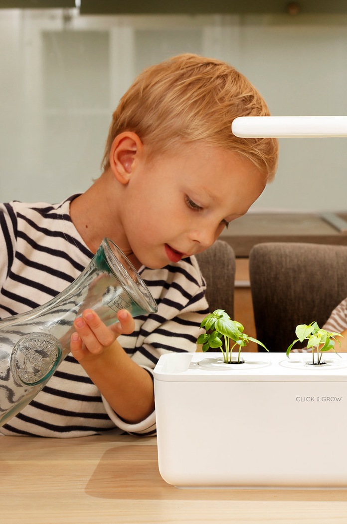 Click & Grow Gradina de casa autonoma Smart Garden 3 SG3WT