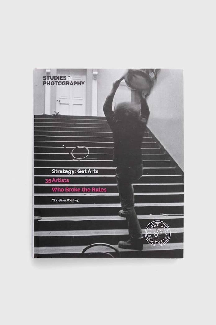 Studies in Photography album Strategy: Get Arts, Christian Weikop többszínű 9781838382209
