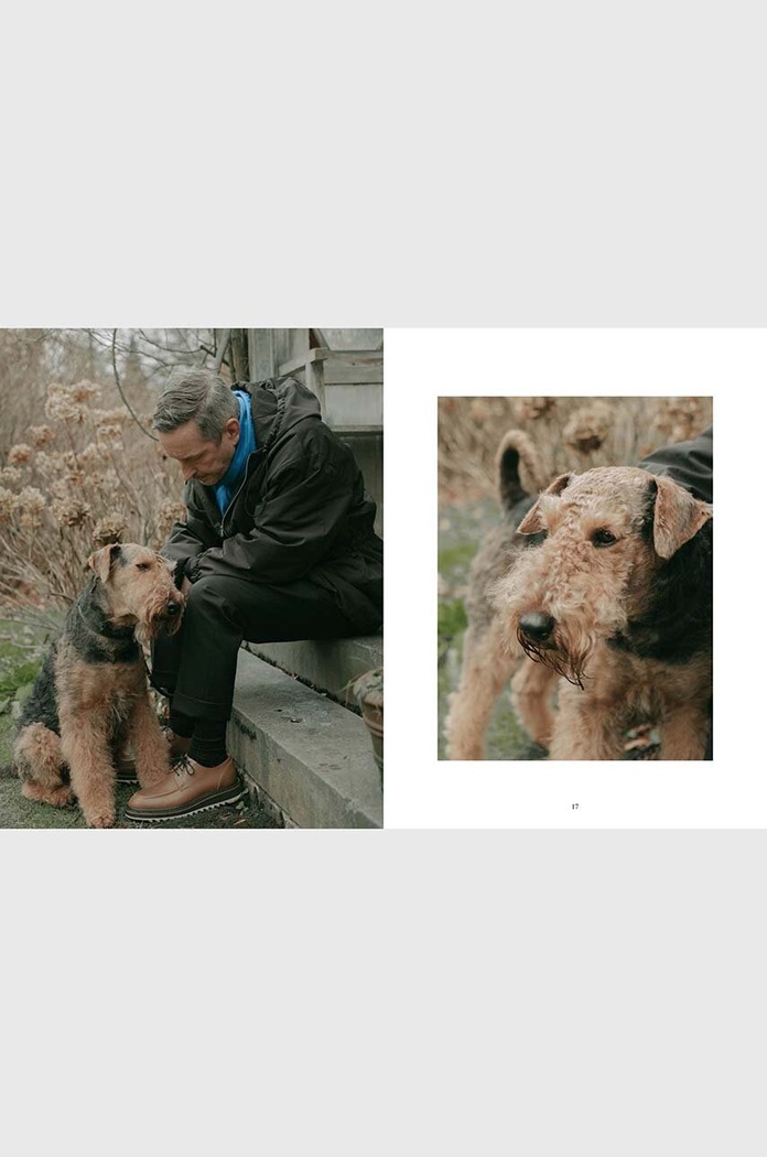 Lifestyle Βιβλίο DOG - Stories of Dog Ownership by Julian Victoria, English HG1130 πολύχρωμο