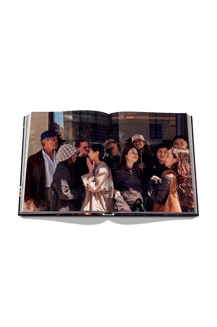 Книга Assouline New York Chic by Armand Limnander, English 9781649802309