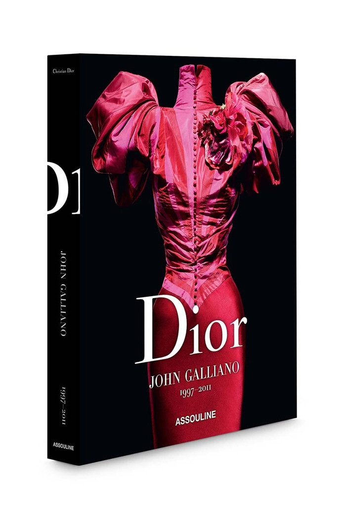 Knížka Assouline Dior by John Galliano, English 9781614287605 vícebarevná AA00