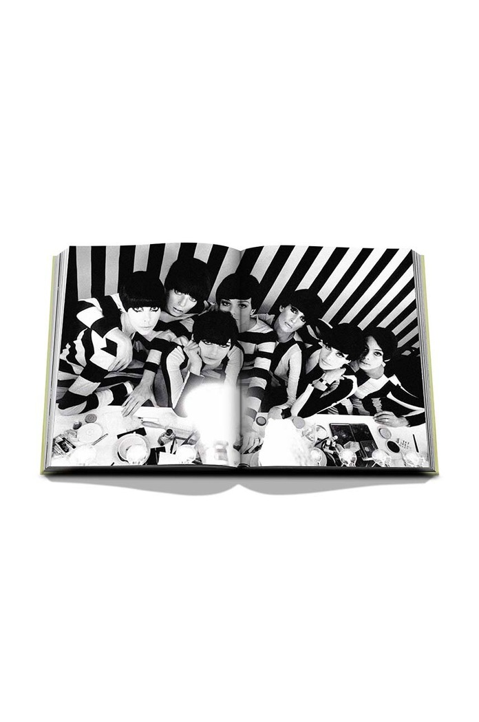 Kniha Assouline Pop Art Style by Julie Belcove, English 9781649800732 viacfarebná