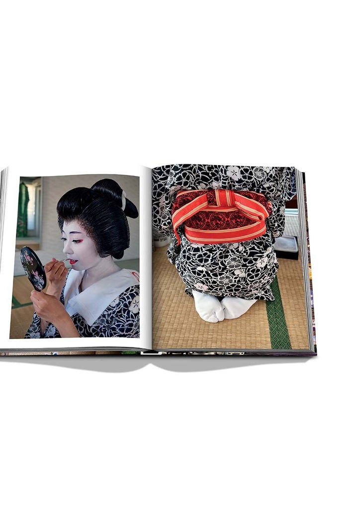 Assouline książka Tokyo Chic by Andrea Fazzari, English multicolor 9781649802361