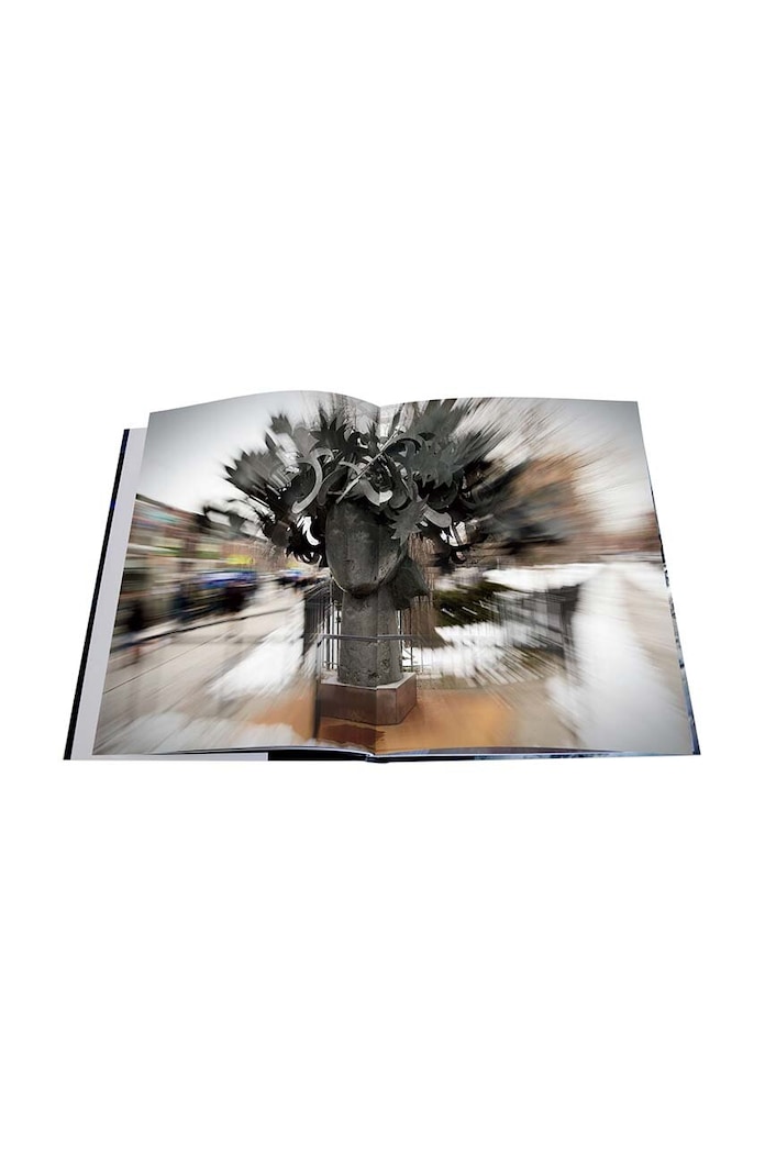 Assouline könyv Manolo Valdes: Broadway by James T. Murray, English 9781614280033