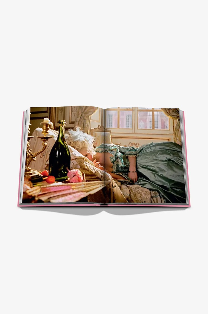 Книга Assouline 18th Century Style by Sophie Motsch, Emmanuel Sarméo, English 9781649803238