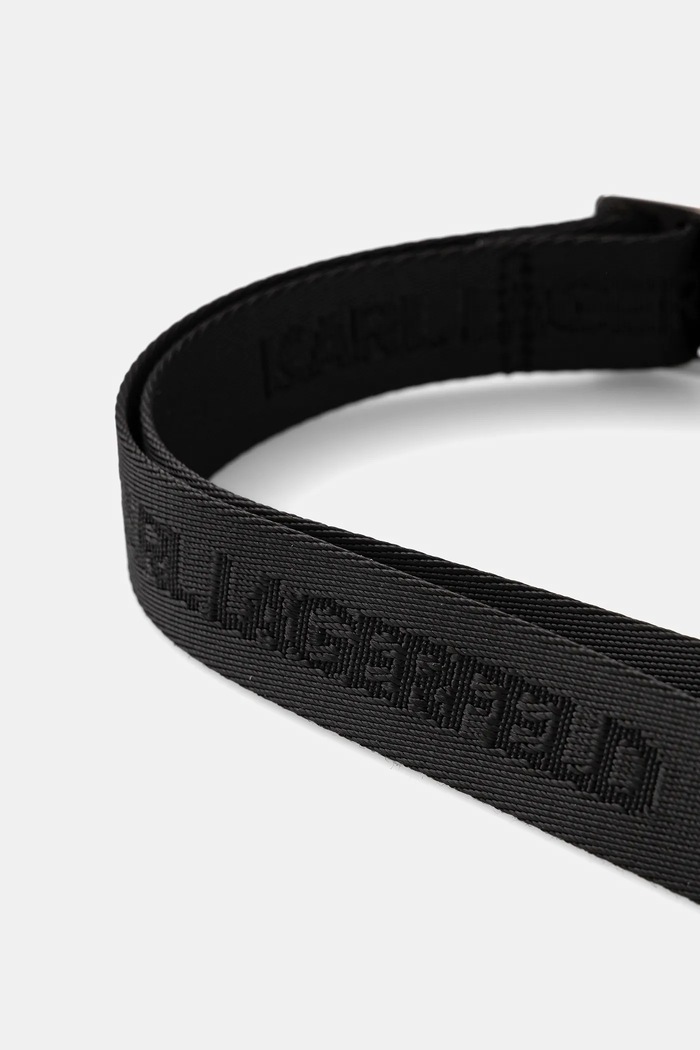Akcesoria Karl Lagerfeld etui na telefon iPhone 17 Pro KLHMP17LPCRLRCHK czarny