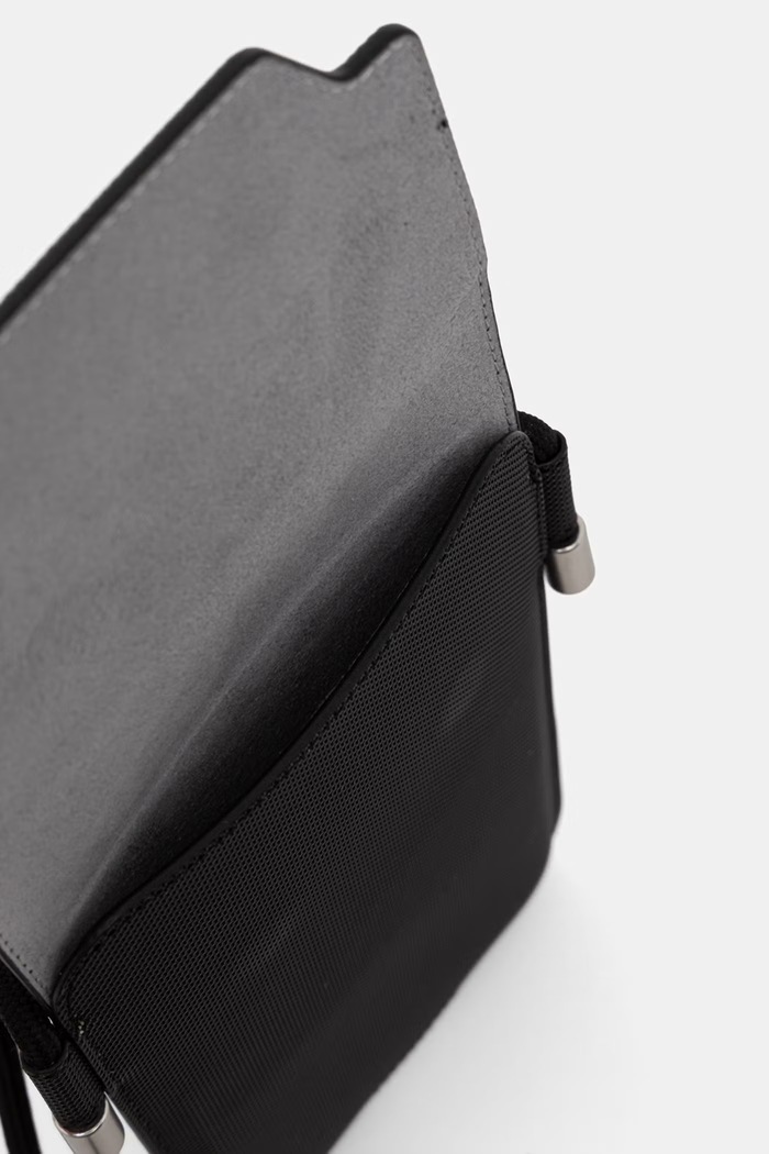 Lacoste carcasă de telefon LCPSP17XPLAK negru