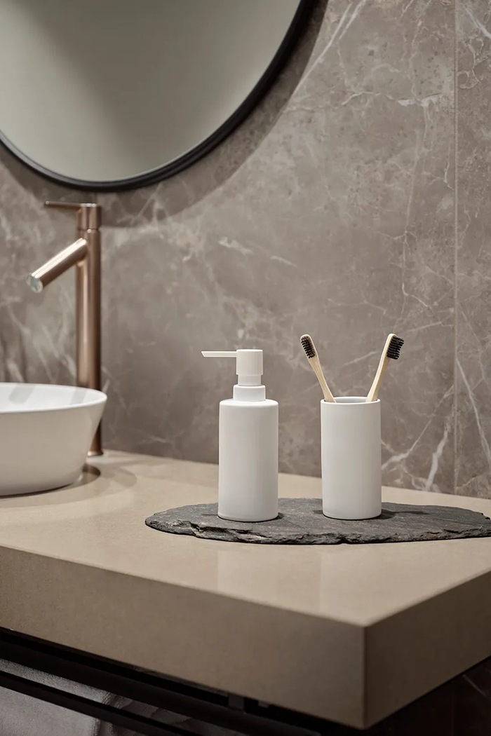 Zone Denmark dozownik do mydła z porcelany 330204 biały AA00