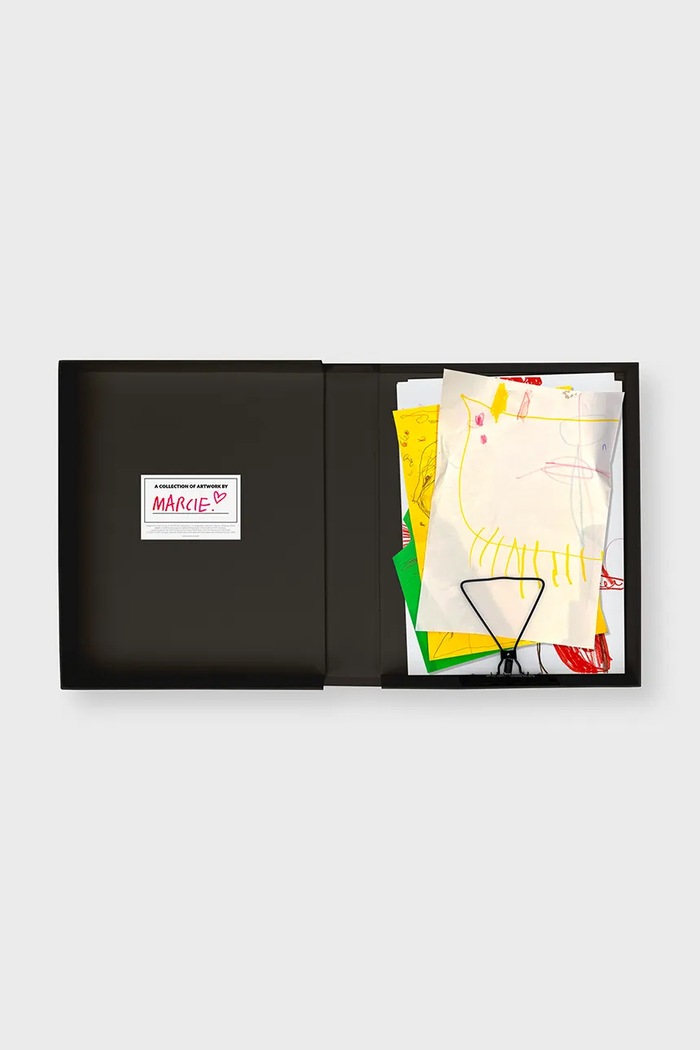 Luckies of London album na prace plastyczne dzieci Big Book for Little Artists 23,6 x 32,8 x 5,5 cm SK.LITTARTIST1 beżowy AA00