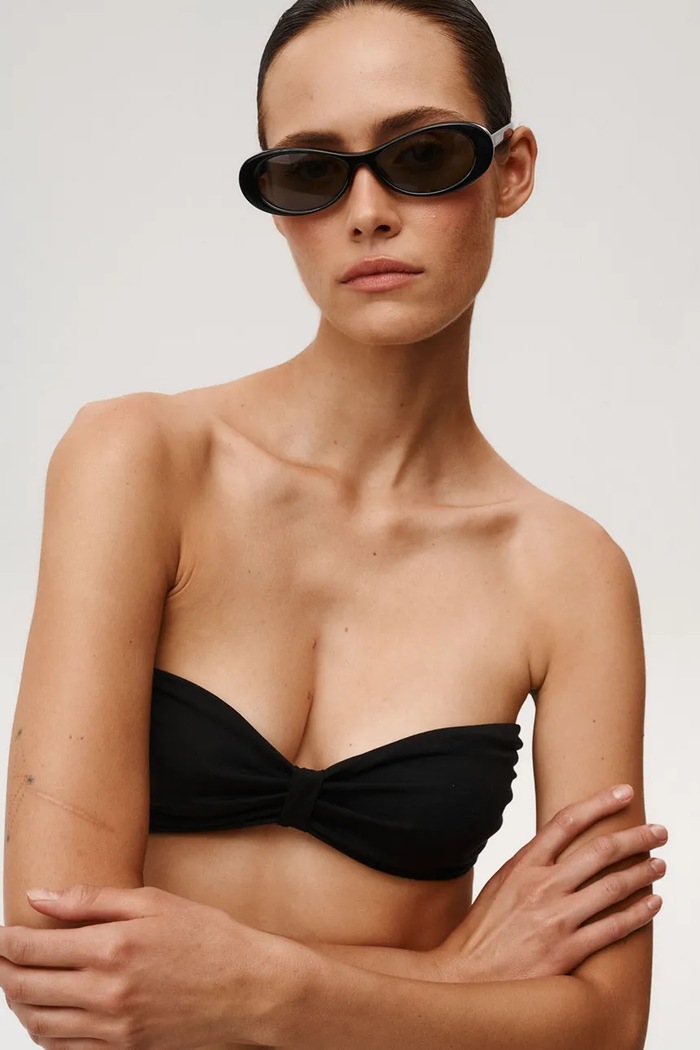 Undress Code top za žene s lyocellom Essential Top crna 954