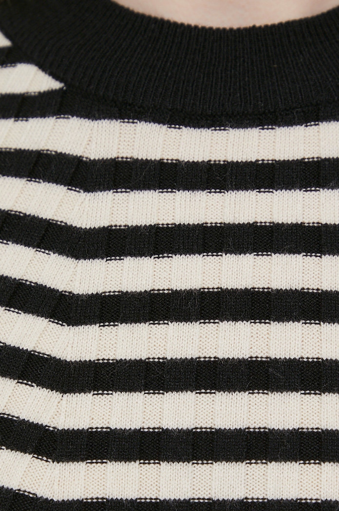 Vero Moda sweter 10257763.Black czarny