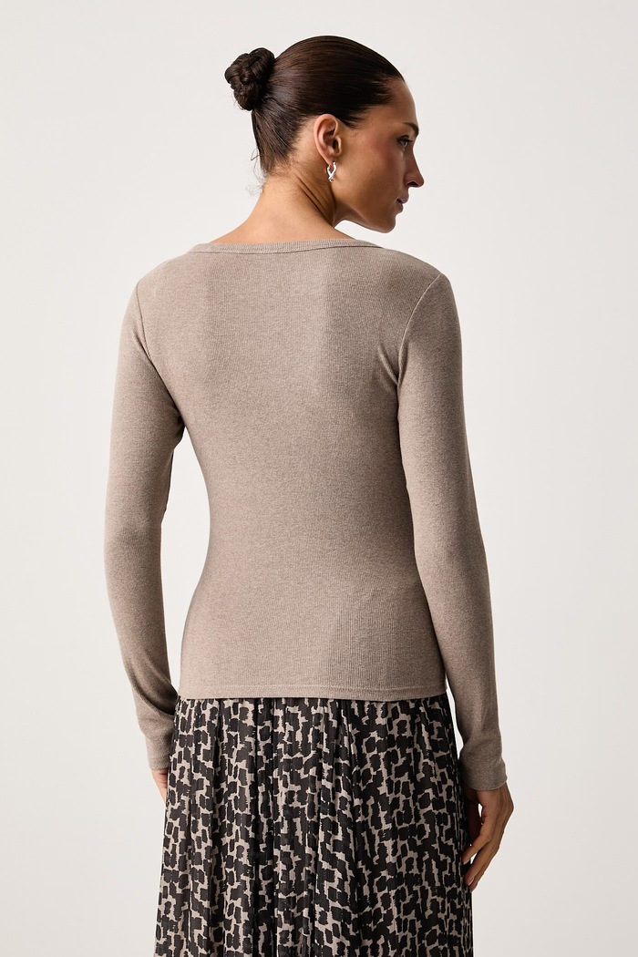 Odzież Levi's Longsleeve damski bawełniany z elastanem HAYES LS 001J4 beżowy