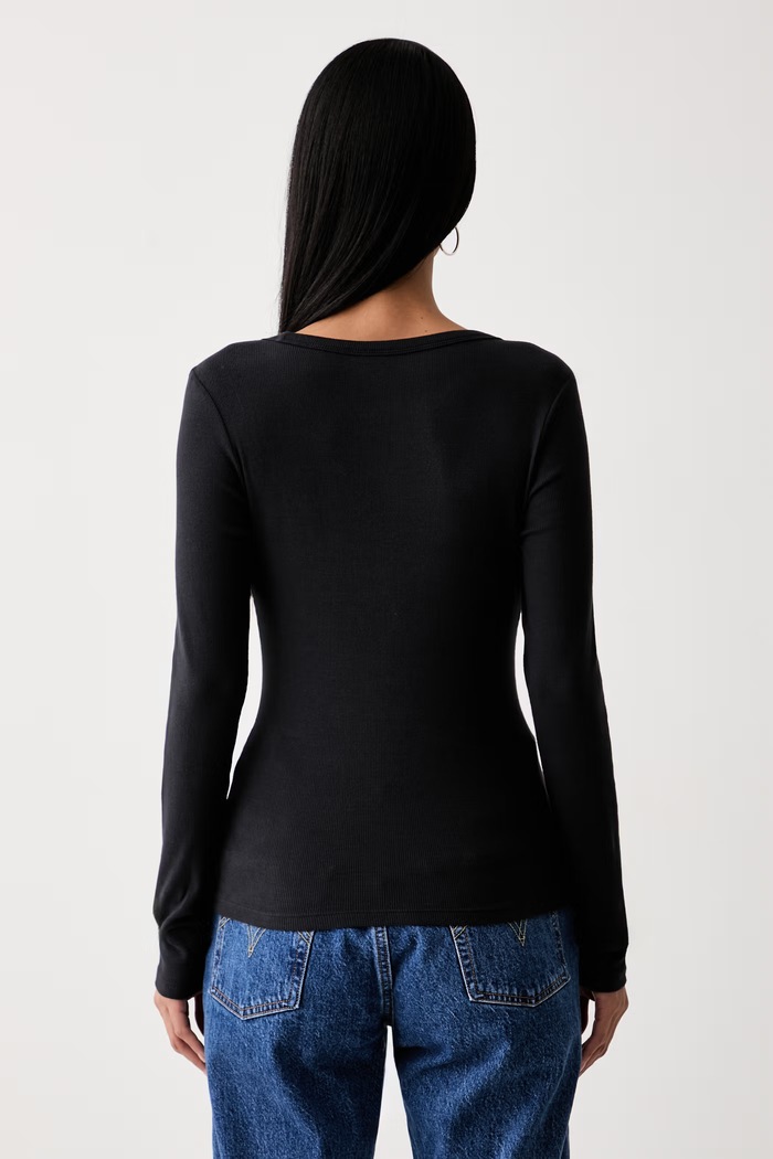 Odzież Levi's longsleeve damski bawełniany z elastanem HAYES LS 001J4 czarny