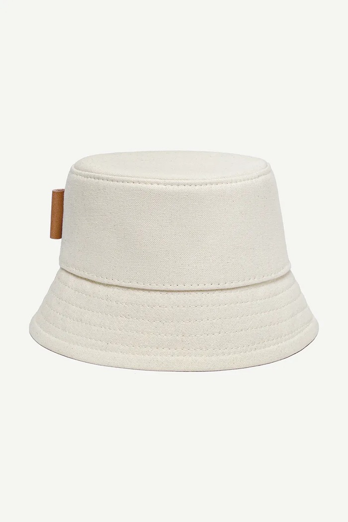 Bavlněný klobouk Ruslan Baginskiy Ruslan Baginskiy Logo Patch Bucket Hat BCT035.C.FLTL béžová AA00