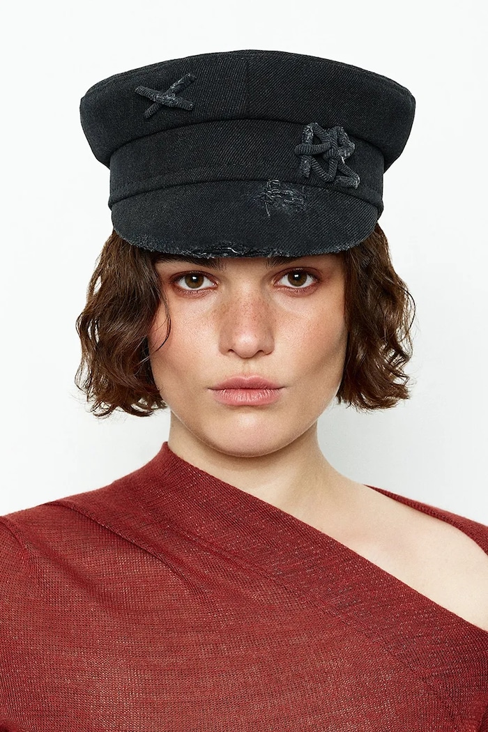 Căciulă pentru femei Ruslan Baginskiy Distressed Denim Baker Boy Cap negru KPC033.C.JNS.PRV.JNSRB