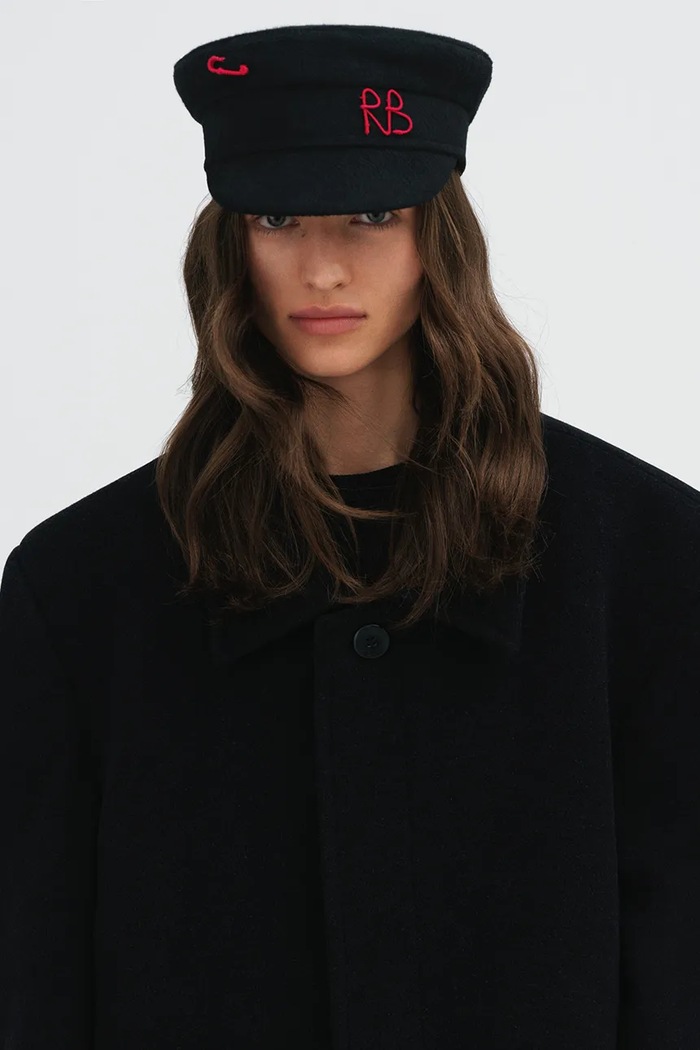 Kaszkiet damski wełniany Ruslan Baginskiy Safety-pin Baker Boy Cap RUSLAN BAGINSKIY czarny KPC033.W.WPNS.WRB.
