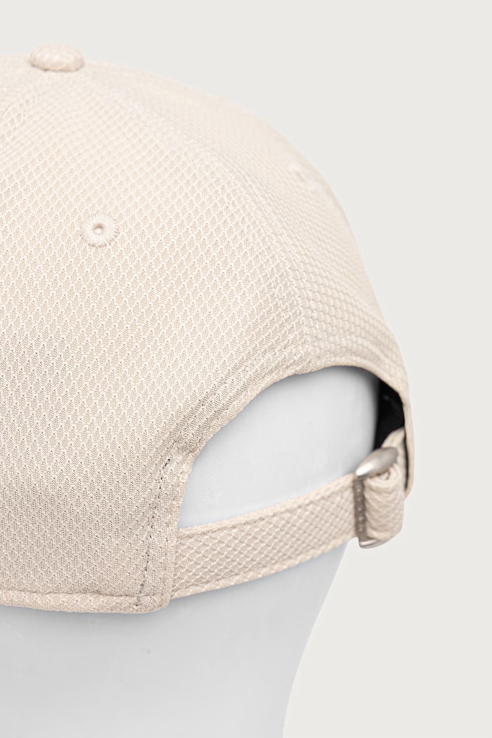New Era Czapka z daszkiem damska DIAMOND ERA ESSENTIAL 9FORTY® 60222392 beżowy AA00