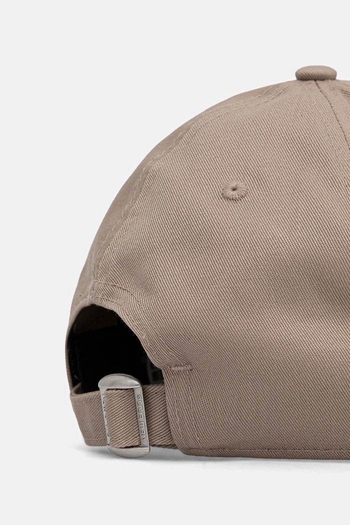 Akcesoria New Era czapka z daszkiem bawełniana LEAGUE ESSENTIAL 9FORTY® 60675512 beżowy