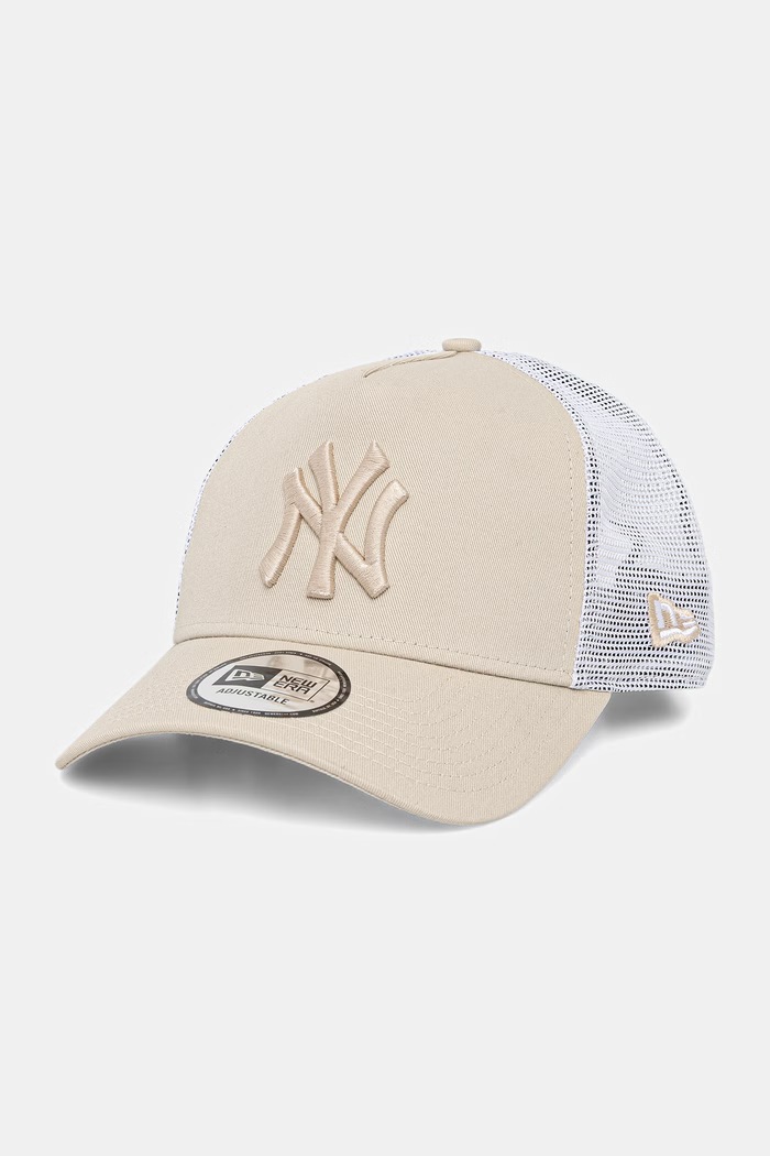 New Era čiapka so šiltom bavlnená LEAGUE ESSENTIAL 9FORTY® EF TRUCKER béžová 60675518