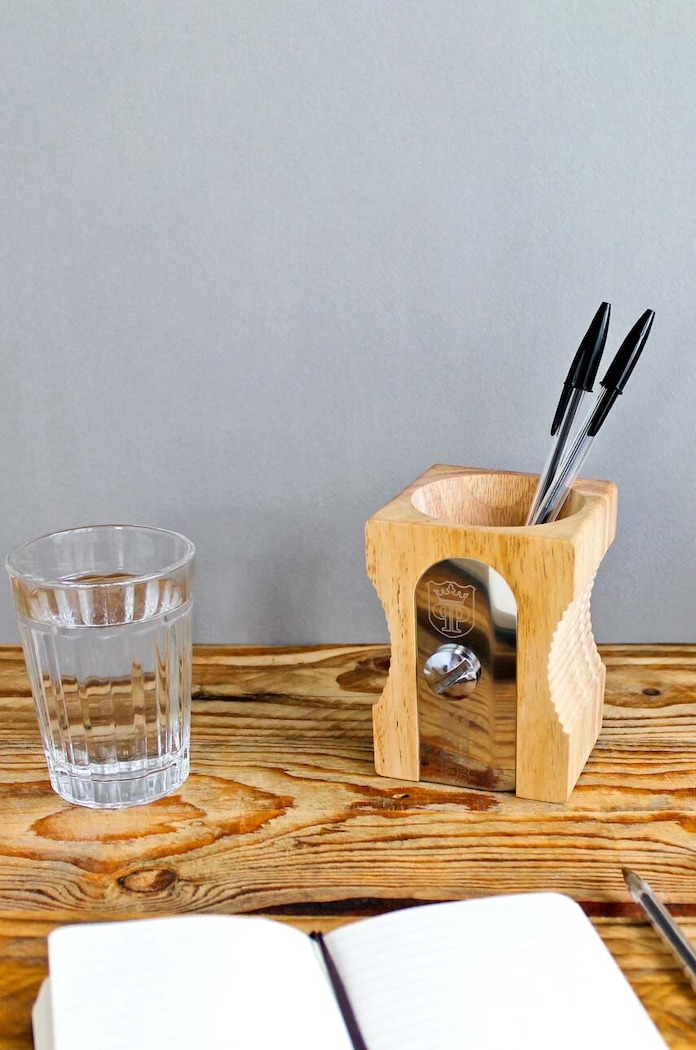 Luckies of London organizator de birou Sharpener Desk Tidy multicolor SK.PENCILPOT1