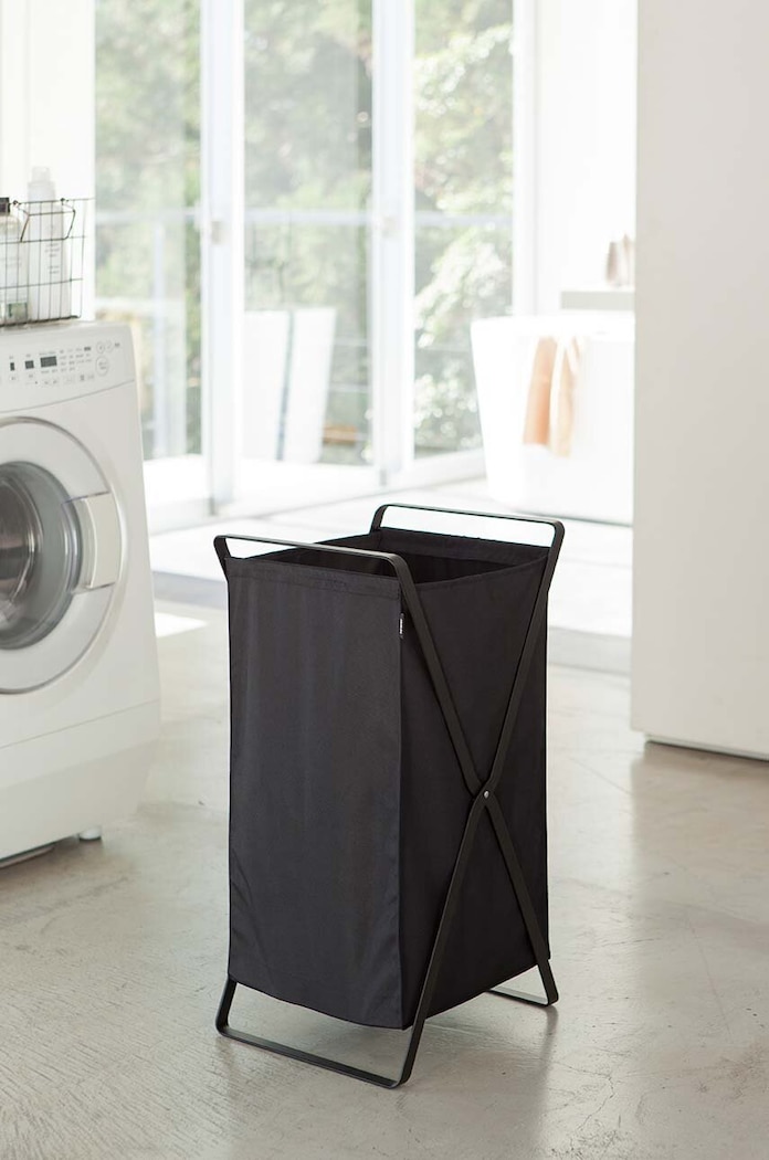 Yamazaki kosz na pranie Tower 45 L 2485 czarny AA00