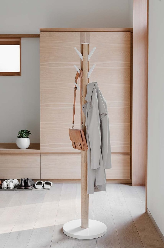 Vešiak na vrchné oblečenie Umbra Flapper Coat Rack 320361.668