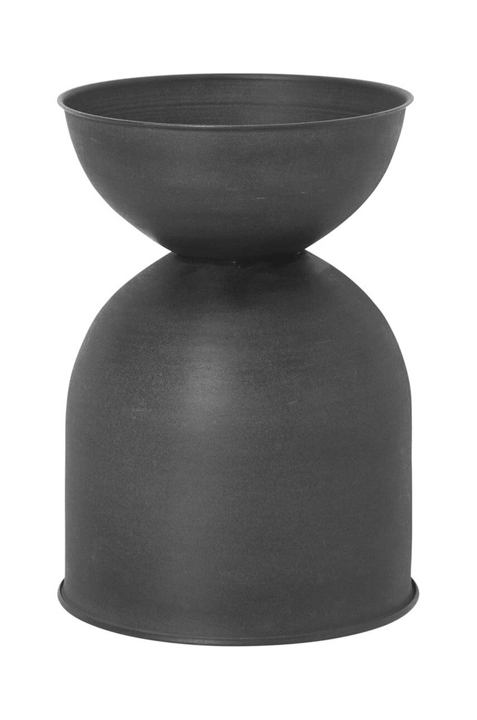 Ferm Living doniczka Hourglass Pot 100129629 czarny AA00