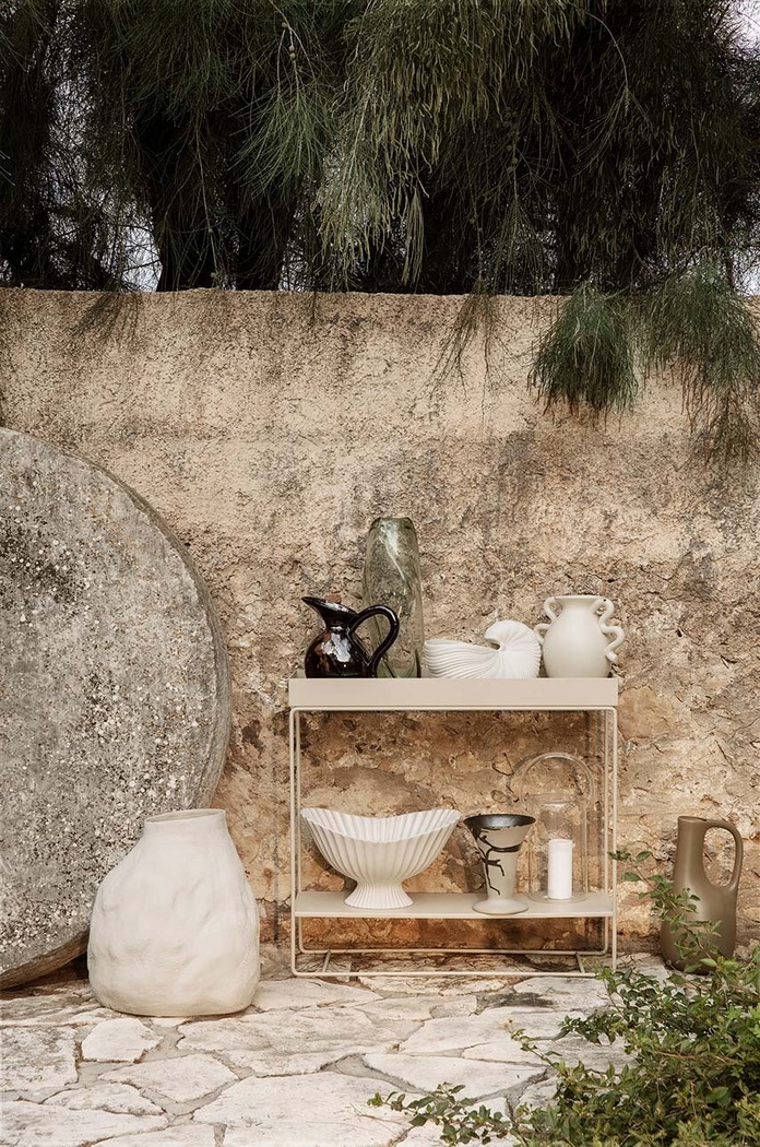 Obývacia izba a spálňa Kvetináč s rámom ferm LIVING Plant Box Two-Tier 80 x 75 x 25 cm 110207693 béžová
