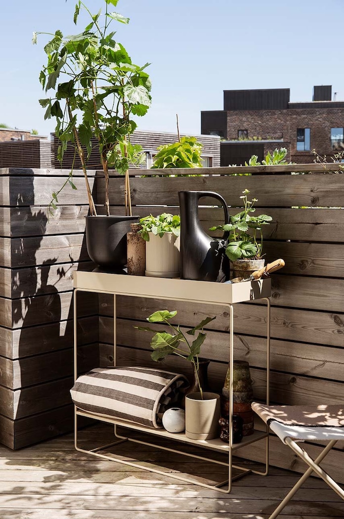 Kvetináč s rámom ferm LIVING Plant Box Two-Tier 80 x 75 x 25 cm béžová 110207693