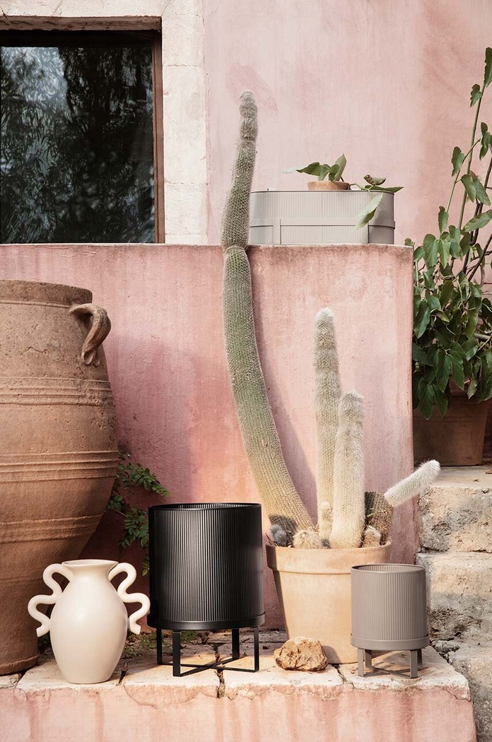 Kvetináč ferm LIVING Bau Pot L 100202101 čierna AA00