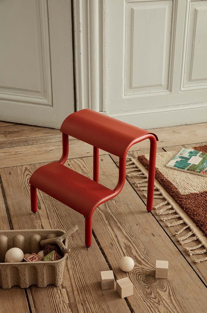 Stolac ferm LIVING Up Step Stool 1104264057 crvena AA00
