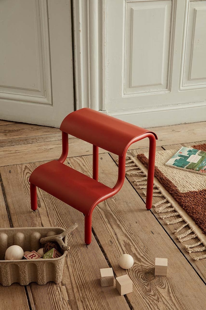 Stolac ferm LIVING Up Step Stool 1104264057 crvena AA00