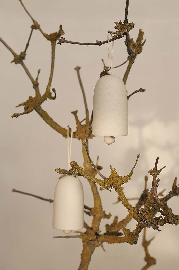 Blagdanski ukras ferm LIVING Bell Ceramic Ornaments 2-pack bijela 1104264592