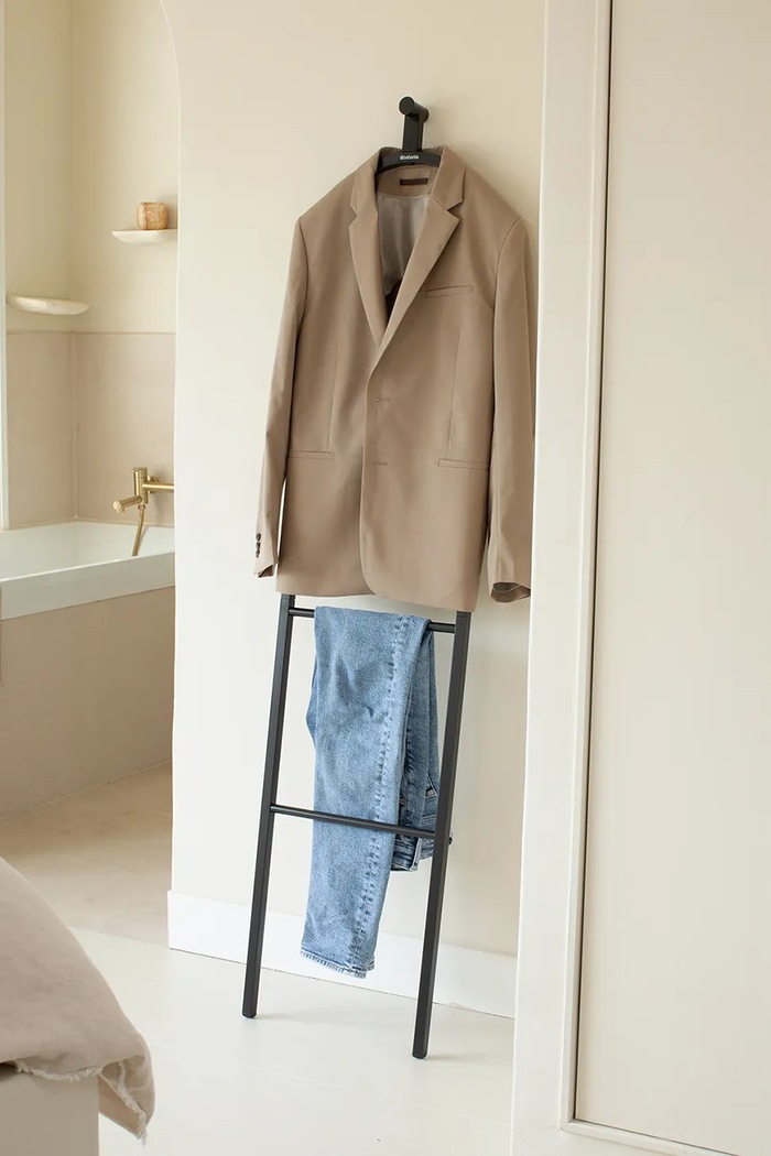 Vešiak Brabantia Linn Dressboy čierna 229886
