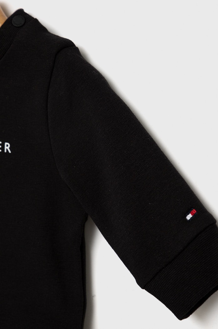 Dziewczynka Tommy Hilfiger dres dziecięcy KN0KN01485.9BYY czarny