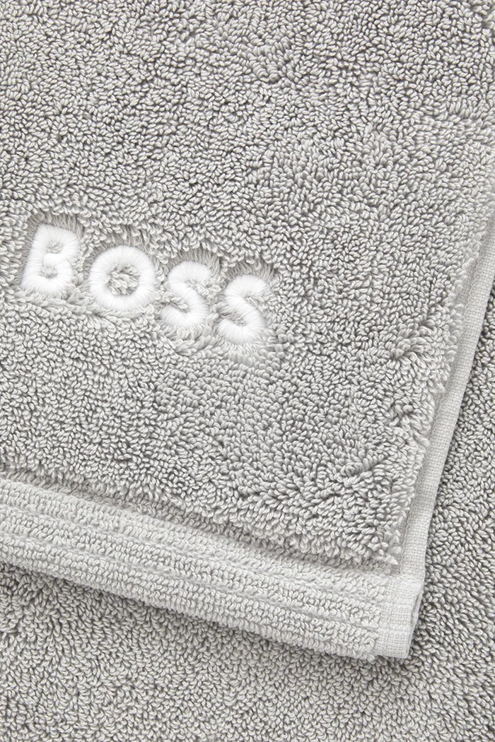 BOSS dywanik łazienkowy bawełniany EDGE Mineral 50 x 70 cm 1063602 szary AA00