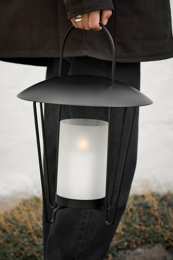 Lucerna ferm LIVING Abri Lantern 1104268237 čierna AA00