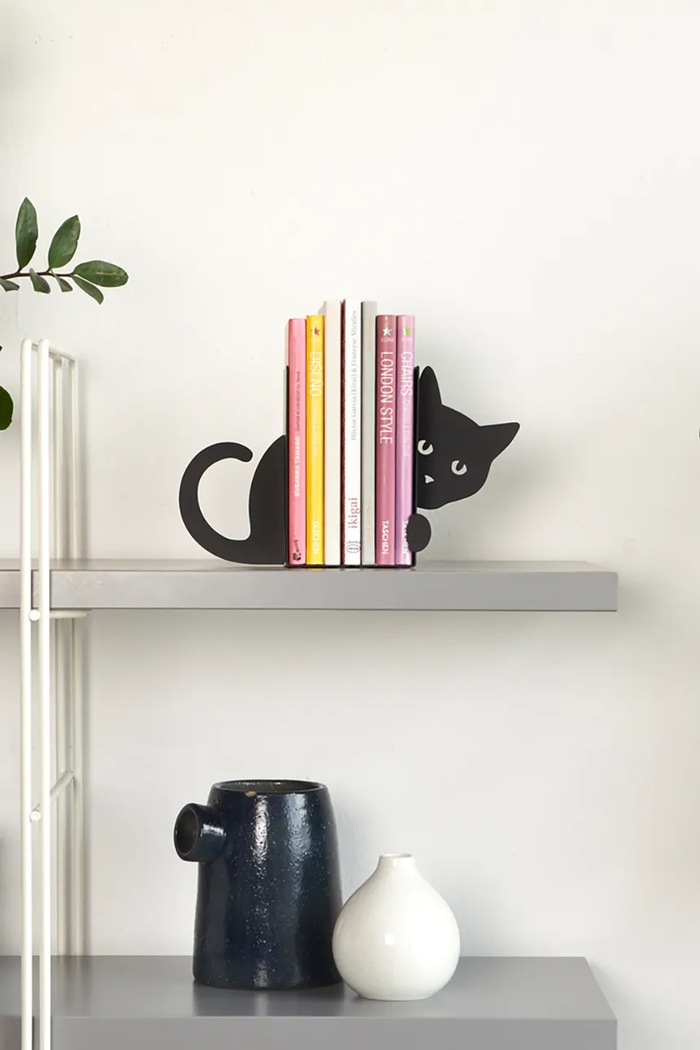 Obývacia izba a spálňa Knižné zarážky Balvi Hidden Cat 16 x 10 x 13,5 cm 2-pak 27563. čierna