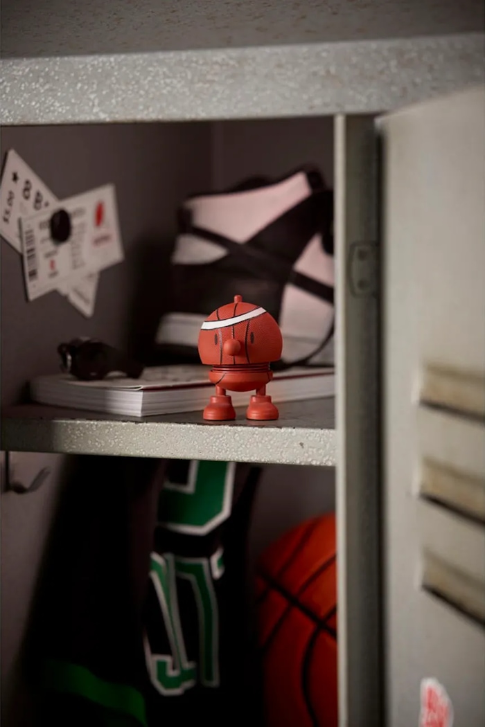 Вітальня та спальня Декоративна фігурка Hoptimist Basketball Bumble 5,9 x 7,6 cm 35669 червоний