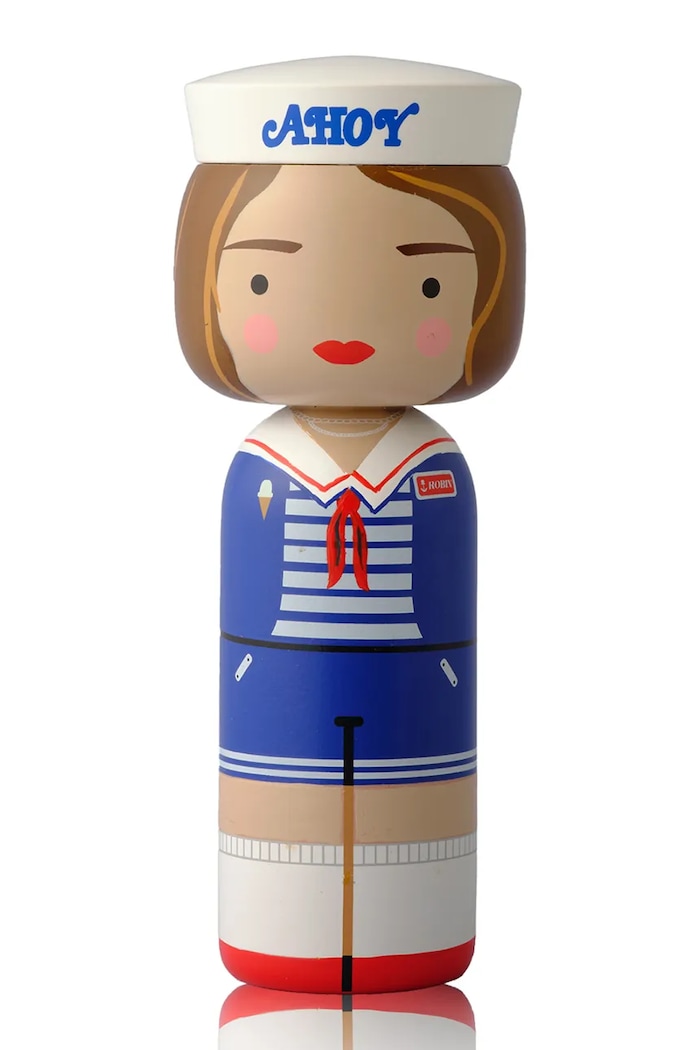 Dekoračná figúrka Lucie Kaas Kokeshi x Stranger Things 15,5 cm viacfarebná SI01STRO