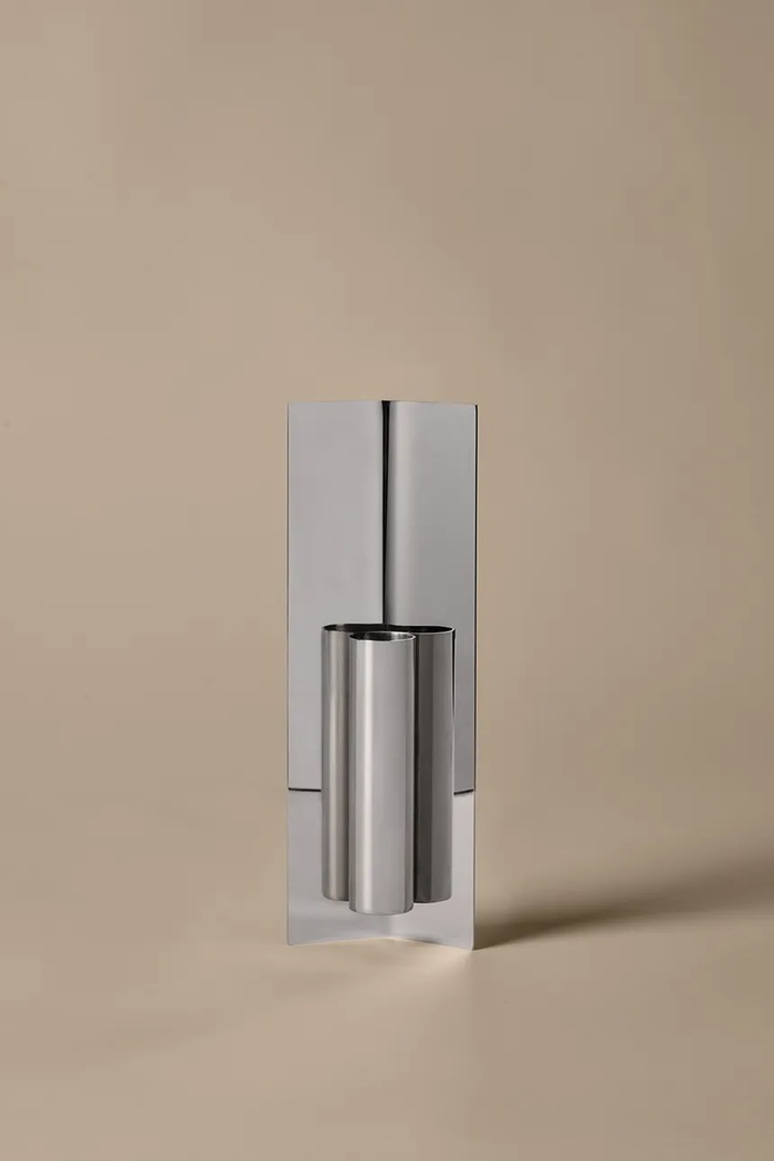 Ferm Living vaza ukrasna od nehrđajućeg čelika 29 x 10 x 3,7 cm 1104272542 srebrna AA00