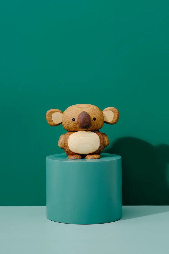 Lucie Kaas figurka dekoracyjna drewniana Koala Kozi 7 cm NU04 brązowy AA00