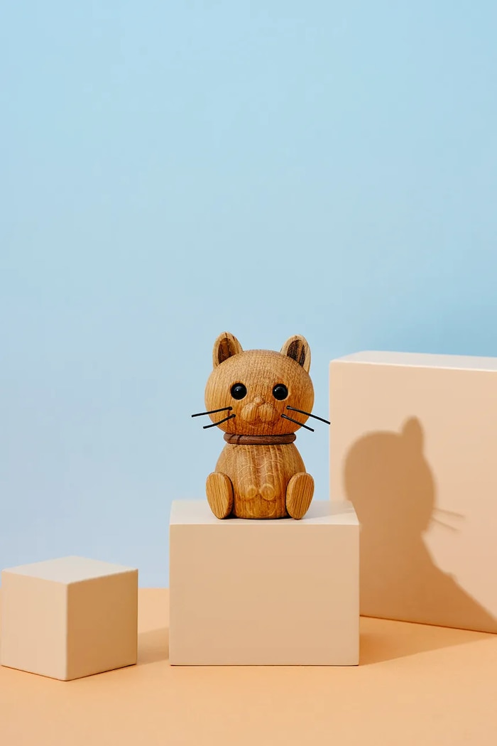 Lucie Kaas figúrka dekoratívna z dubového dreva Cat Misse 7 cm NU02 hnedá AA00
