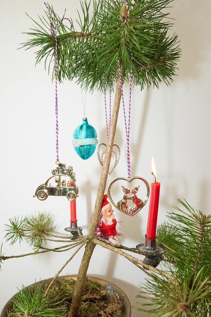 Življenjski slog Dekorativni obesek Rosendahl Kissing Elves 6,5 cm 33107. siva